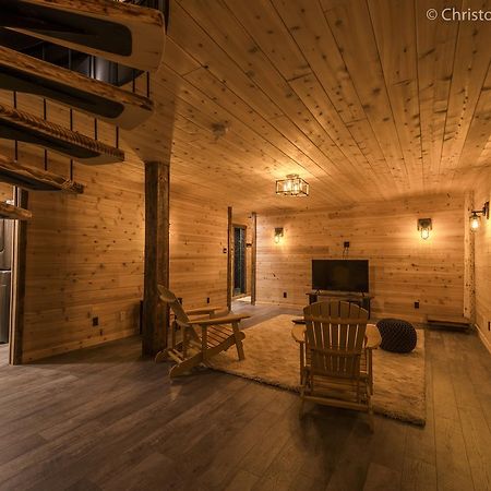 Chalet Tao Par Les Chalets Spa Canada ラ・マルベー エクステリア 写真